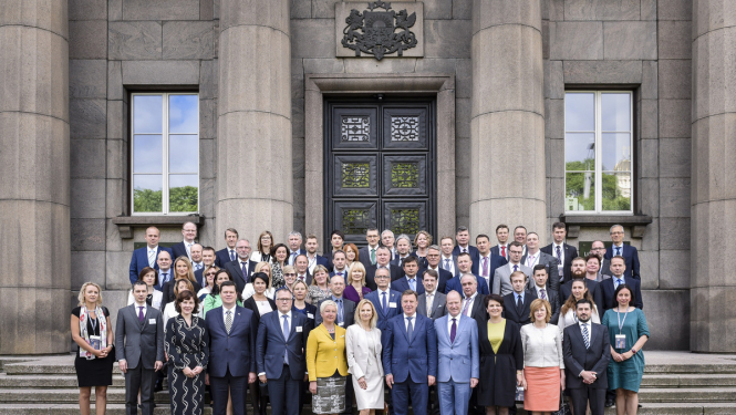 Valdība un investori vienojas par turpmākajiem soļiem investīciju vides uzlabošanā