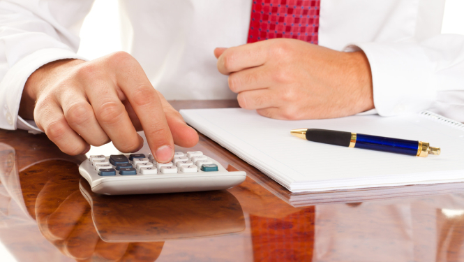 Valdība atbalsta piemaksas IeVP nodarbinātajiem, kas darba pienākumus veic tiešā fiziskā kontaktā ar Covid-19 riska grupas personām