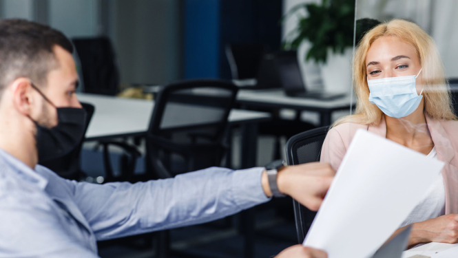 Covid-19 izplatības mazināšanai nosaka stingrākus pulcēšanās ierobežojumus; atsevišķi ierobežojumi 8 pašvaldībās Latvijā