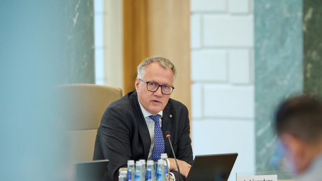 Arvils Ašeradens Finanšu ministrs