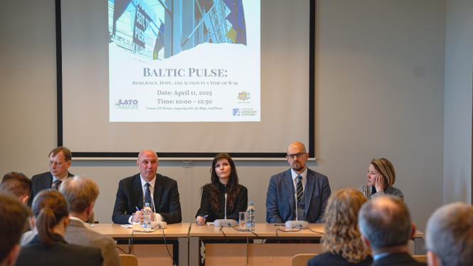 Eksperti pētījuma par sabiedrības noturību prezentācijā