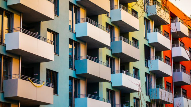 Daudzdzīvokļu māja