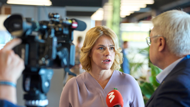 Ministru prezidente Evika Siliņa sniedz atbildi medijiem