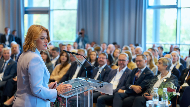 Ministru prezidente Evika Siliņa darba vizītes Mēklenburgā-Priekšpomerānijā ietvaros kopā ar  Mēklenburgas-Priekšpomerānijas federālās zemes Ministru prezidenti Manuelu Švēzigu (Manuela Schwesig) piedalās Latvijas-Vācijas Biznesa foruma atklāšanā.