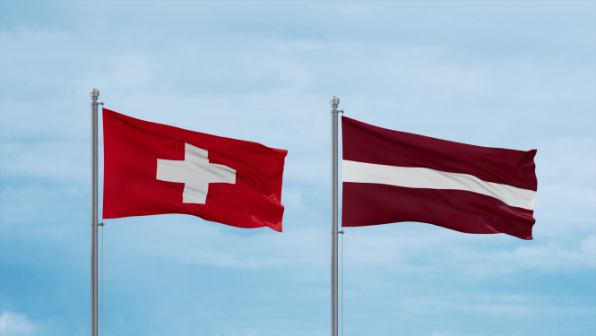 Latvijas un Šveices karogs