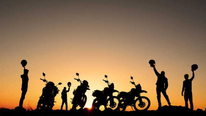 Ar mopēdu un motociklu varēs braukt pa sabiedriskā transporta joslu