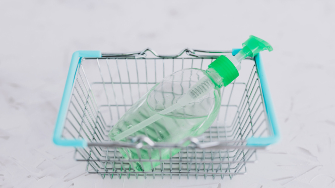 Covid-19 izplatības ierobežošanai tirgotājiem jānodrošina papildu drošības pasākumi veikalos