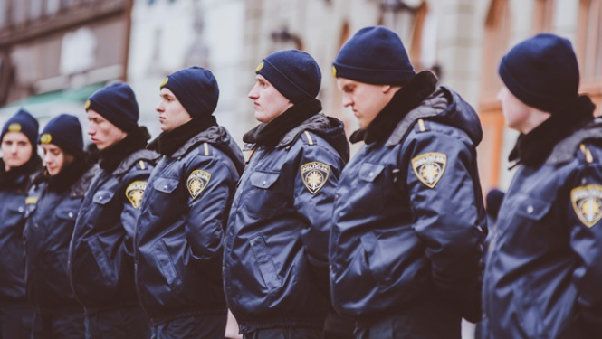 Iekšlietu ministrija vērtēs policijas augstskolas izveides iespēju