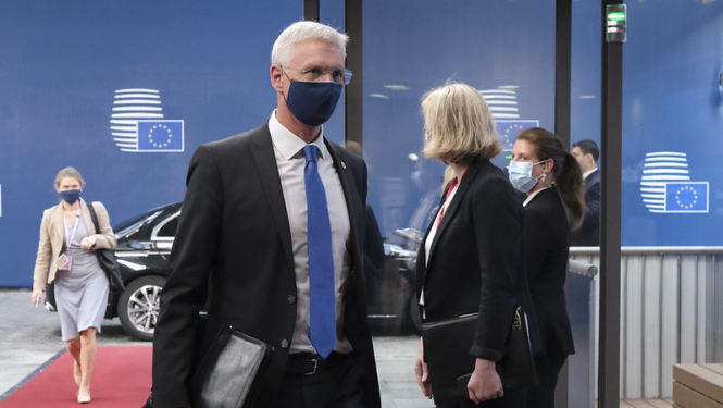 Kariņš: Latvijas ekonomikai nākamo septiņu gadu laikā būs pieejami vairāk nekā 10 miljardi eiro; pieaugs tiešmaksājumi