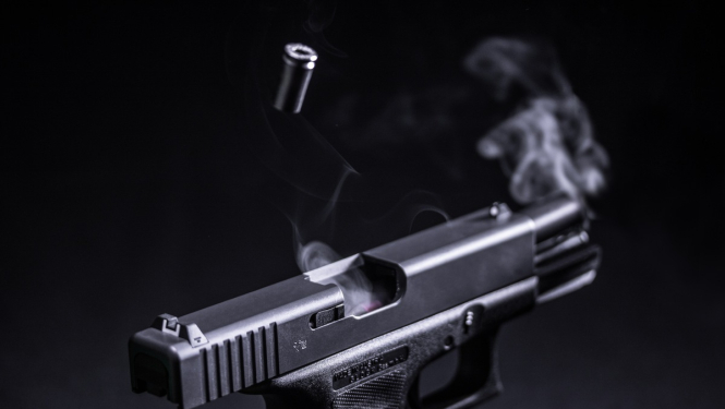 Apstiprina ieroču aprites kārtību, ieroču atļauju noteikumus un ieroču klasificēšanas kārtību