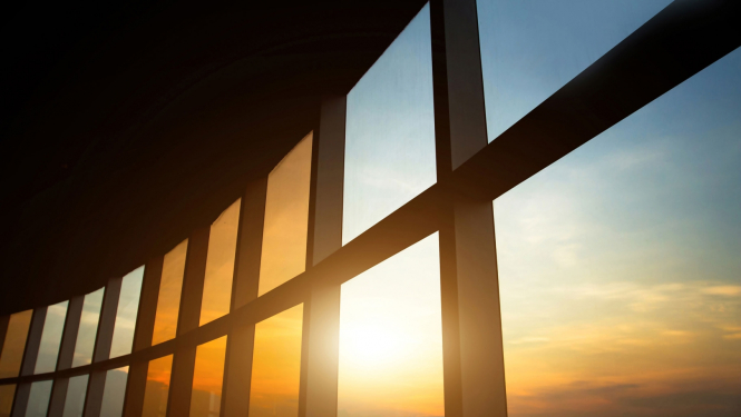 Skats pa biroja logu