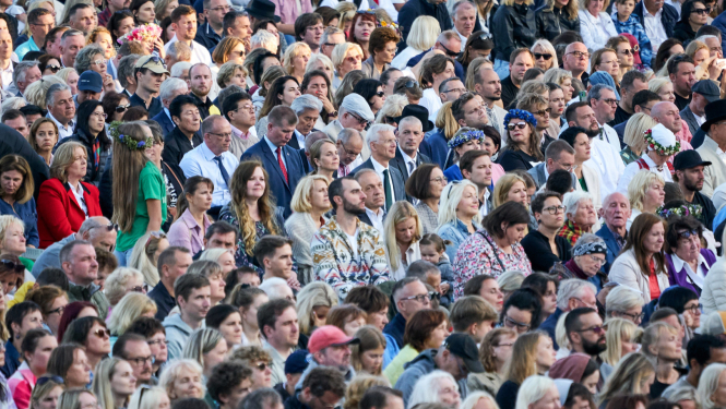Dziesmu svētku noslēguma koncerta skatītāji
