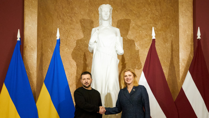 Ministru prezidente E.Siliņa un Ukrainas prezidents V.Zelenskis tiekas Ministru kabinetā