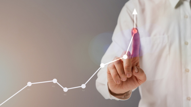 Grafiks, kas iet uz augšu