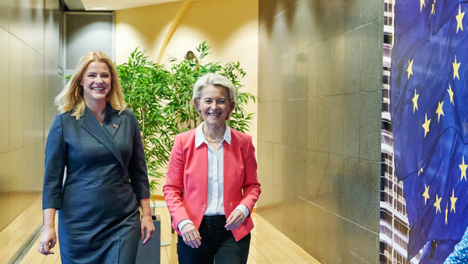 Ministru prezidente Evika Siliņa un EK prezidente Urzula fon der Leiena