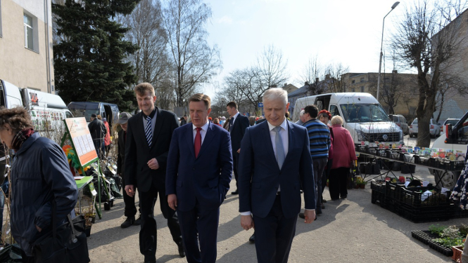 M. Kučinskis ar Gulbenes iedzīvotājiem un uzņēmējiem apspriež aktualitātes valstī