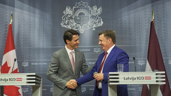 Ministru prezidents: Kanādas lēmums turpināt pildīt NATO ietvarnācijas pienākumus Latvijā ir labākā dāvana valsts simtgadē