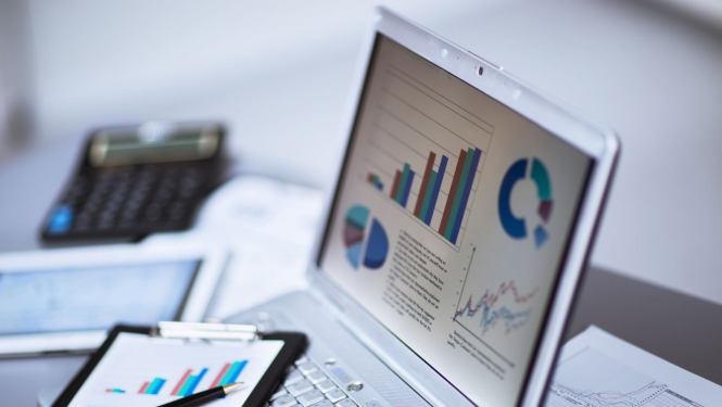 ilustratīvs attēls: planšete, dators; avots: 123rf.com