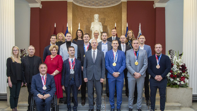 Kariņš tiekas ar Tokijas olimpisko un paralimpisko spēļu medaļniekiem 