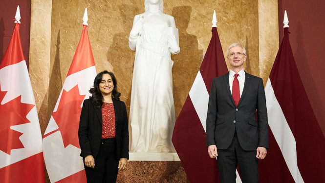 Tikšanās ar Kanādas aizsardzības ministri Anitu Anandu