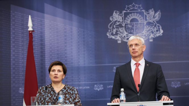 Premjerministrs K. Kariņš un veselības ministre I.Viņķele