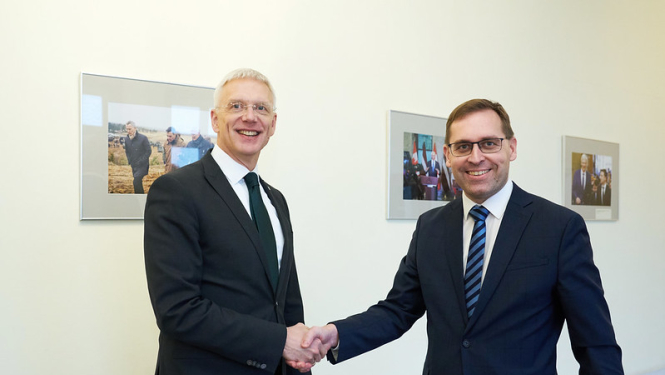 K.Kariņš un R.Irklis