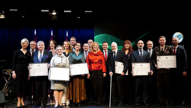 Ministru kabineta balvas laureāti, Ministru prezidente un ministri kopbildē