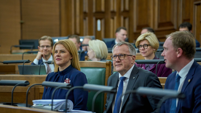 Ministru prezidente, finanšu ministrs, ekonomikas ministrs Saeimā