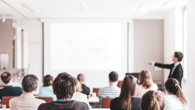 Pieaugušo izglītība, studenti klasē