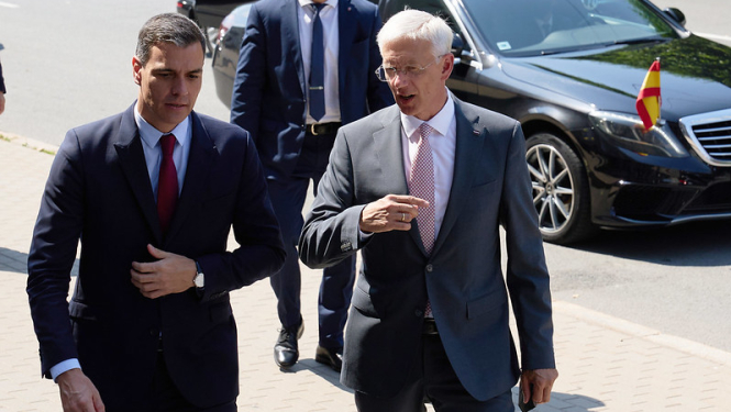 Kariņš un Sančess