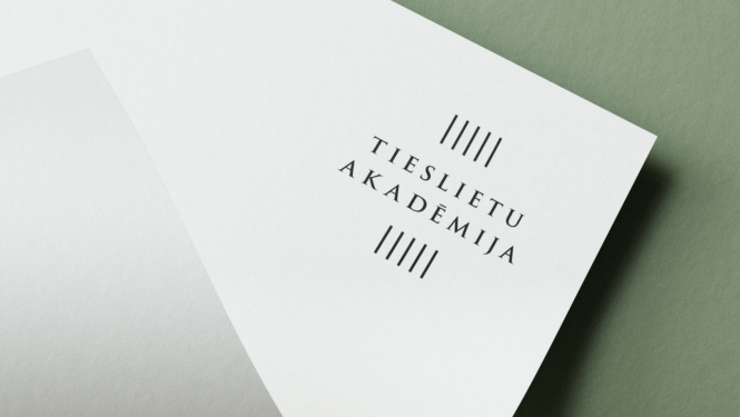 Uzraksts "Tieslietu akadēmija"