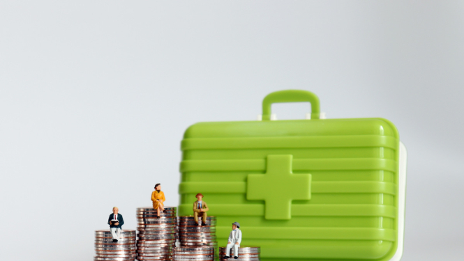 Zāļu kastīte un nauda