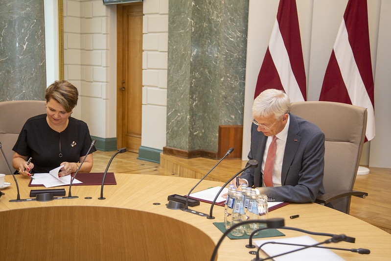 Foto: Ministru prezidents Krišjānis Kariņš un FICIL vicepriekšsēdētāja Zlata Elksniņa-Zaščirinska
