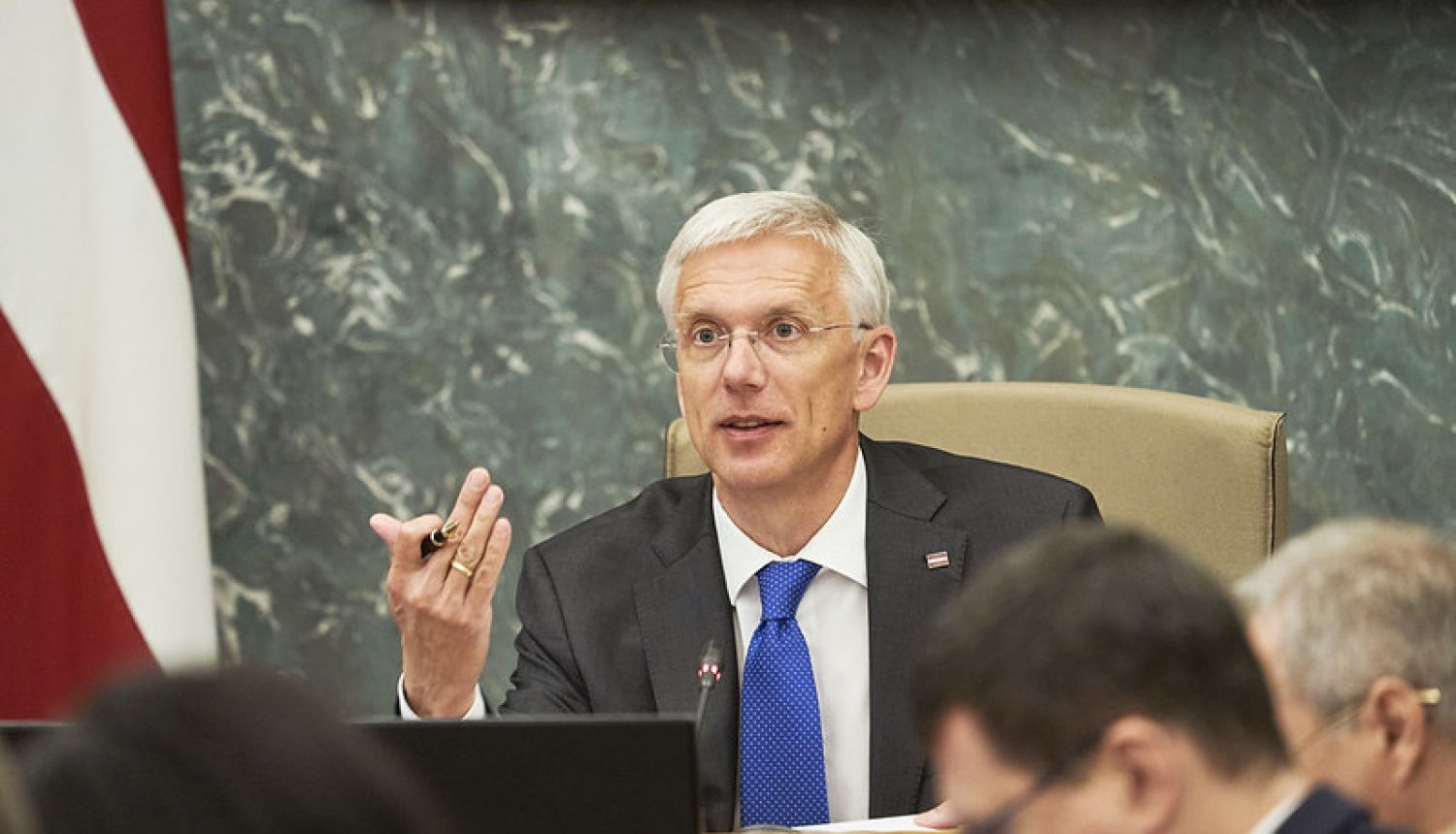 Ministru prezidents uzdod risināt paliatīvās aprūpes pieejamību