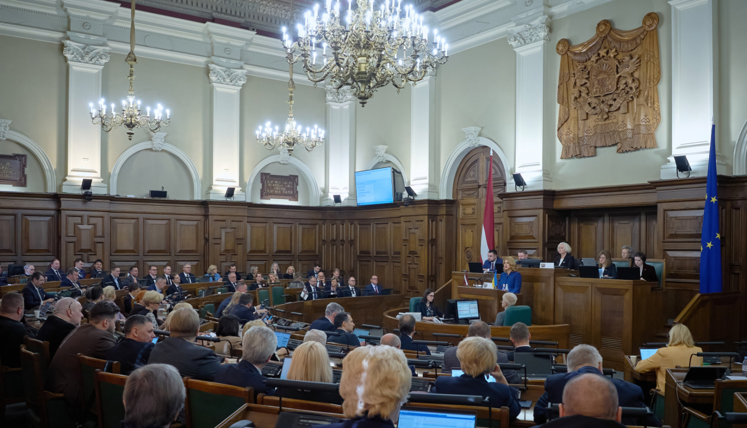 Ministru prezidente Evika Siliņa piedalās Saeimas sēdē.