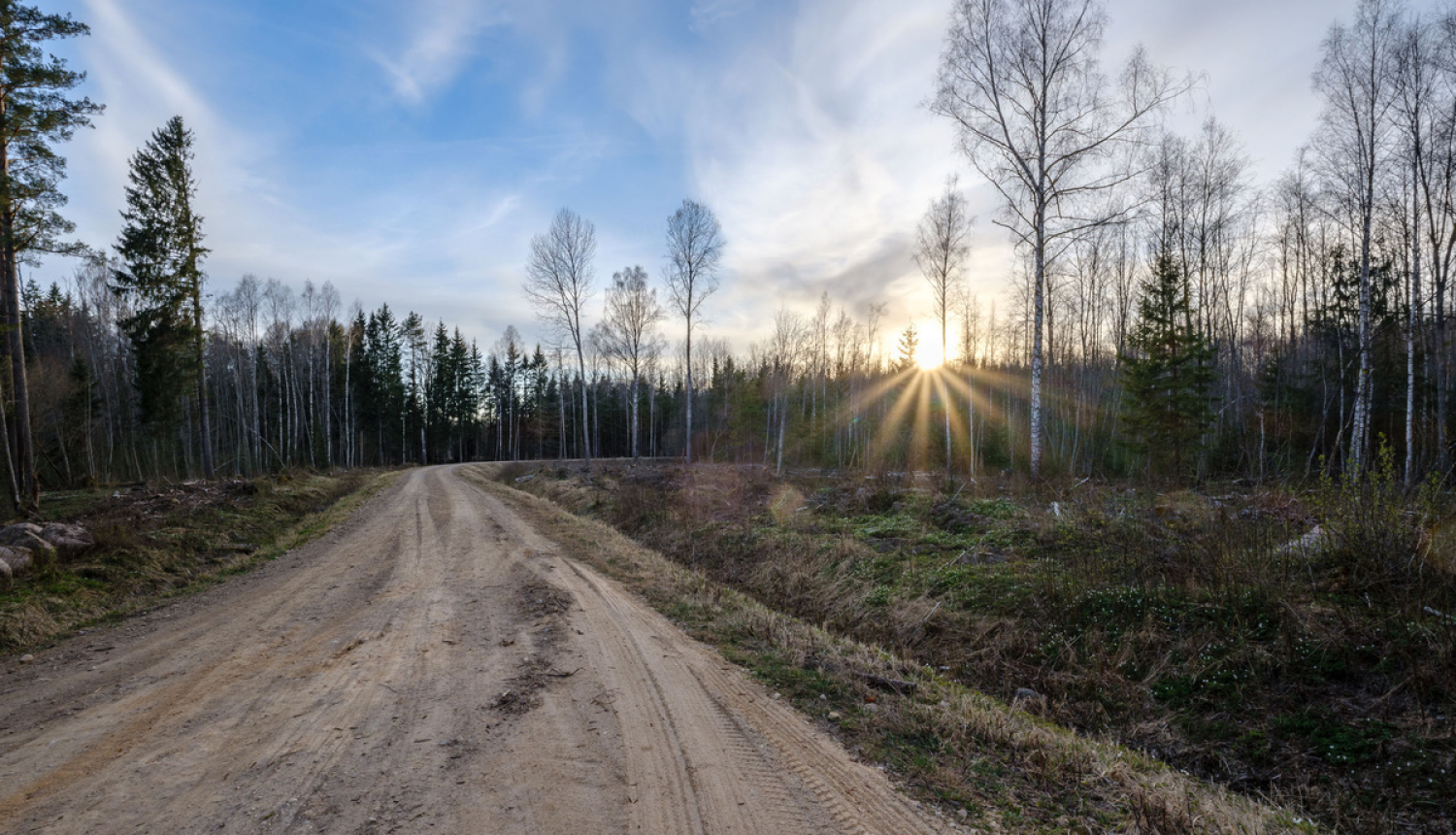 Valdībā apstiprina 100 miljonu investīcijas ceļu būvniecībai 2021. gadā