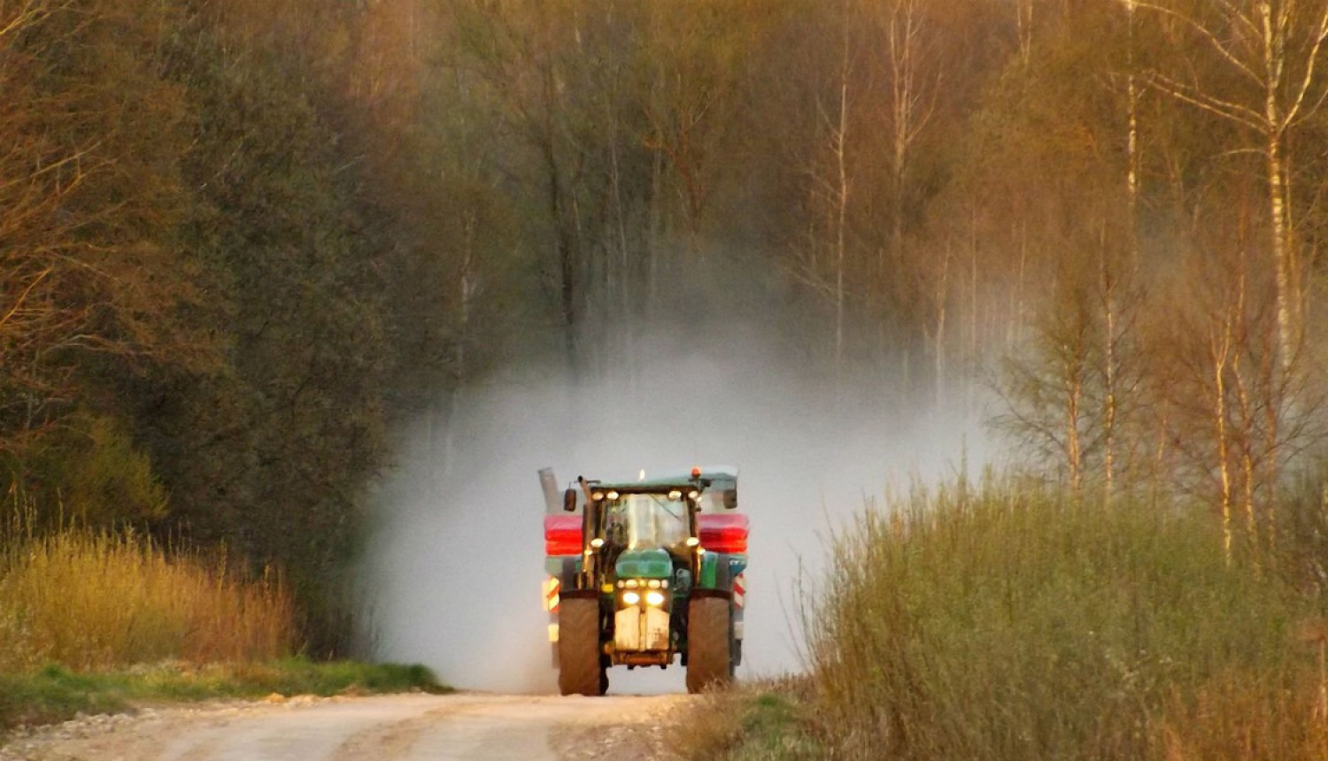Uzlabos drošību ceļu satiksmē mācību braucienu laikā ar traktortehniku