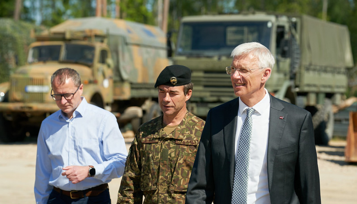 Ministru prezidents apmeklē uzņēmumu Vairog EU 
