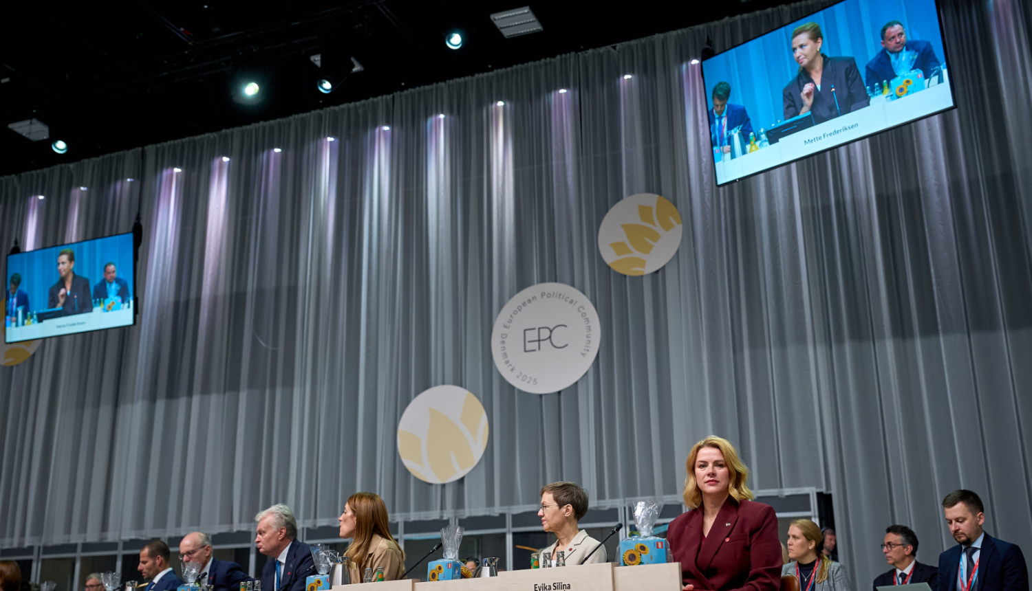 Ministru prezidente Evika Siliņa piedalās Eiropas politiskās kopienas septītajā sanāksmē