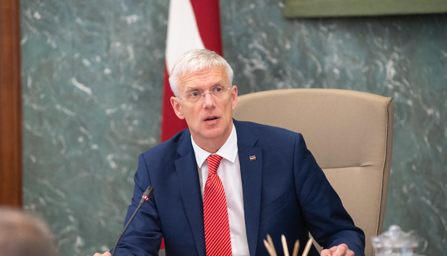 Kariņš ar ministriem pārrunās tautsaimniecības attīstības scenārijus pēc Covid-19 krīzes