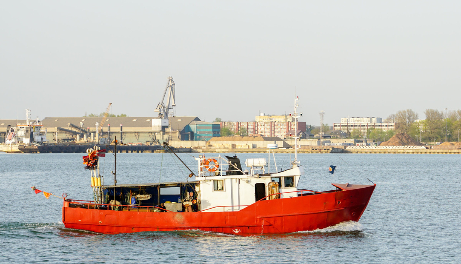 Atcelti kopējo attiecināmo izmaksu griesti zvejas ostu infrastruktūras projektiem