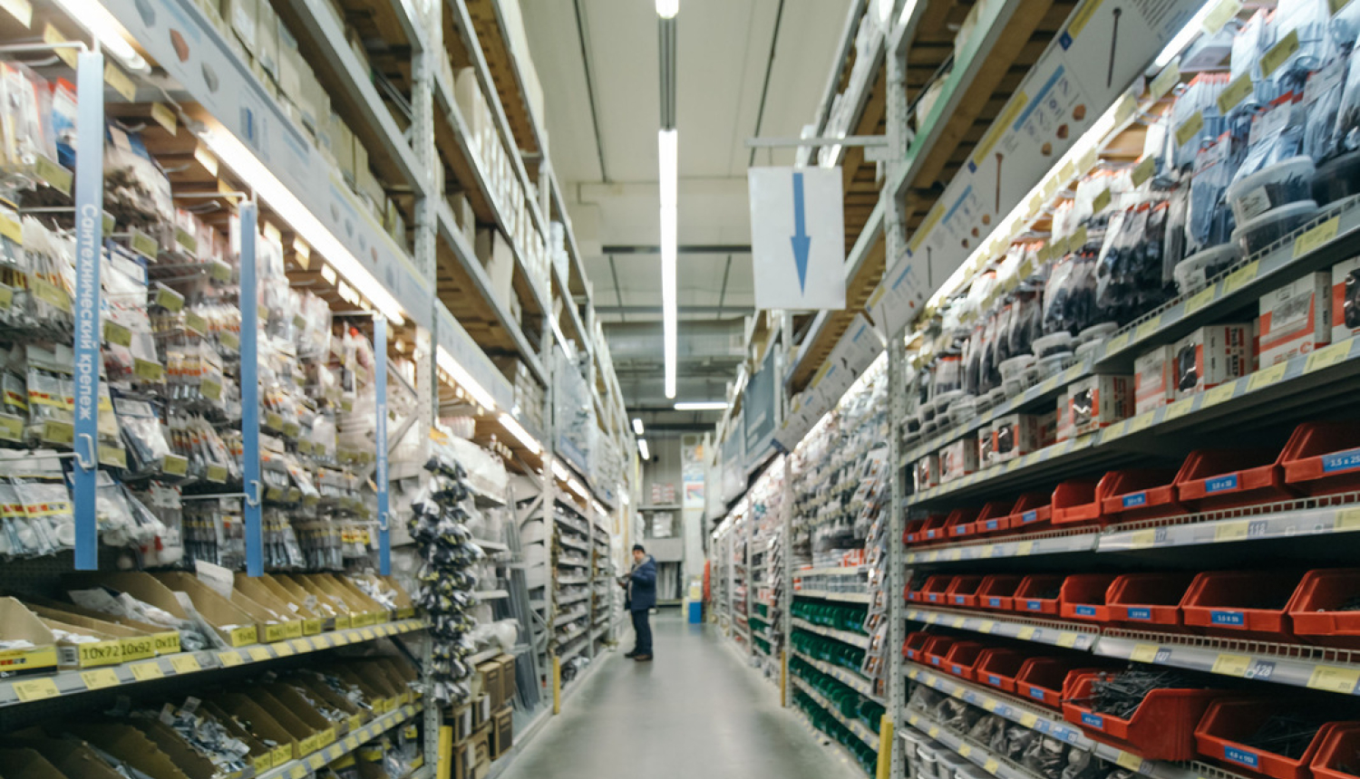 Saimniecības preču veikalu darbība tirdzniecības centros brīvdienās nav atļauta