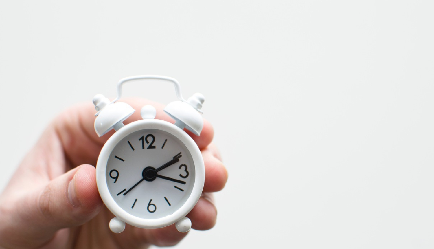 Latvija atbalsta atteikšanos no sezonālas laika maiņas, pastāvīgi paliekot vasaras laikā