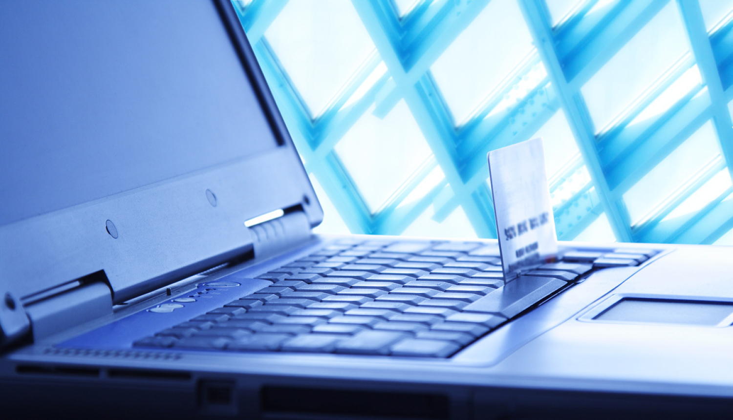 Valdība apstiprina stingrākus nosacījumus preču un pakalpojumu sniedzējiem internetā