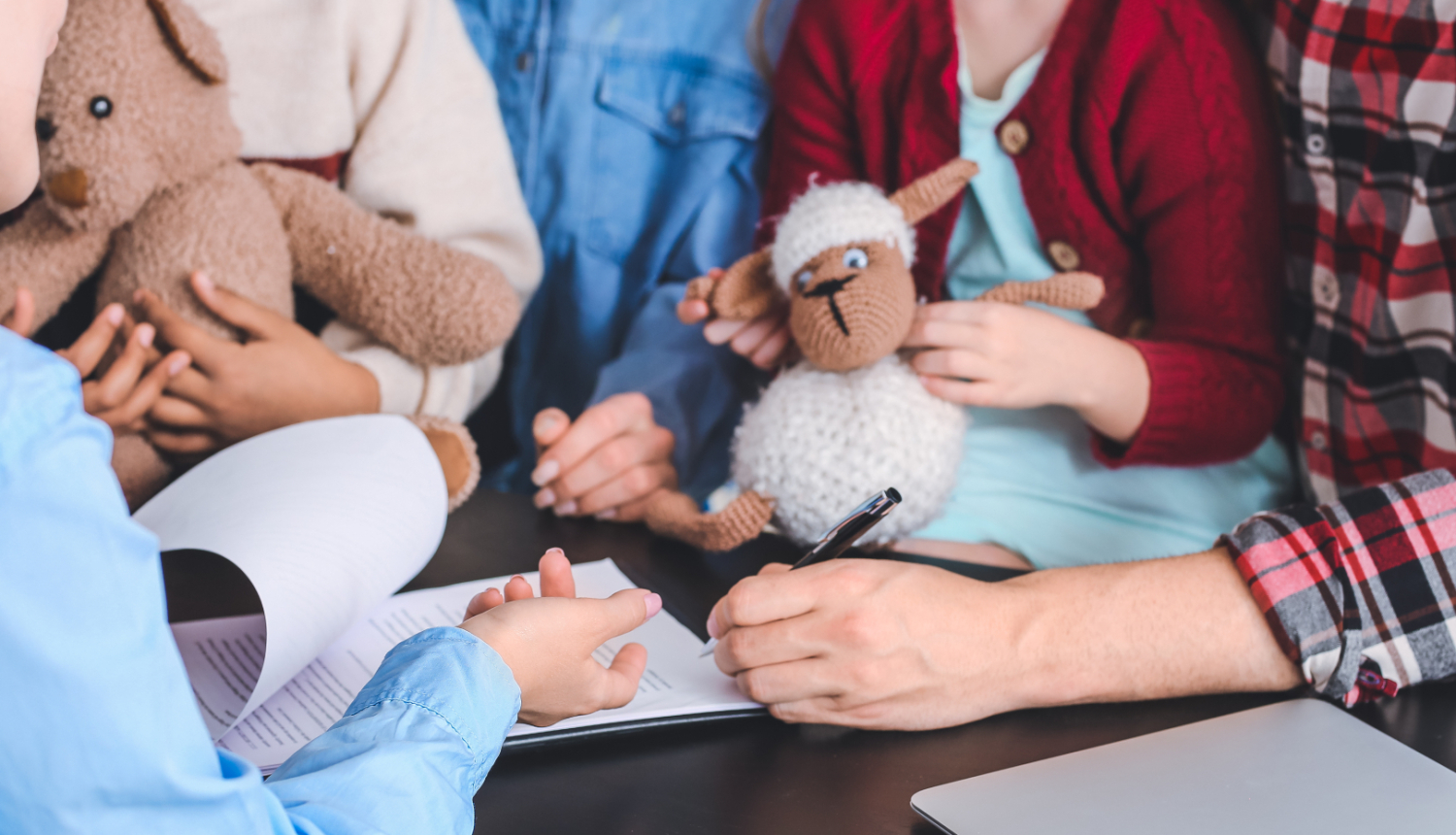 Adopcijas procesa attēlojums ilustrativs