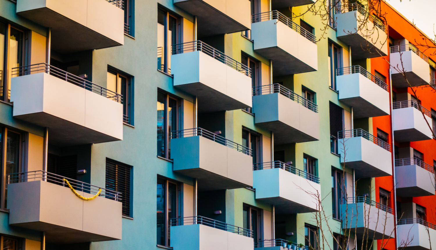 Daudzdzīvokļu māja