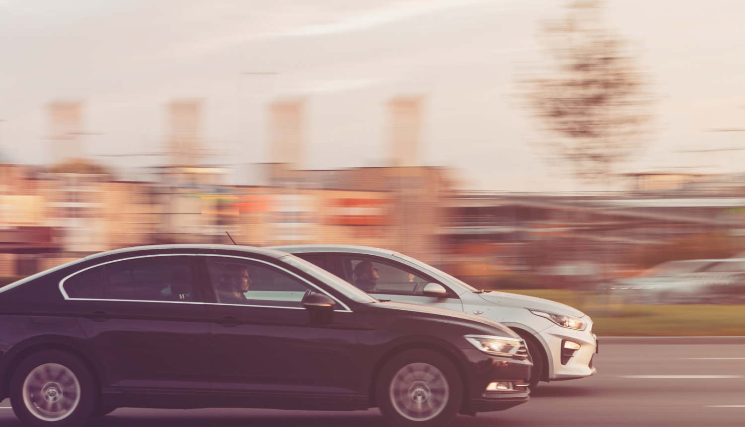 Divas braucošas mašīnas