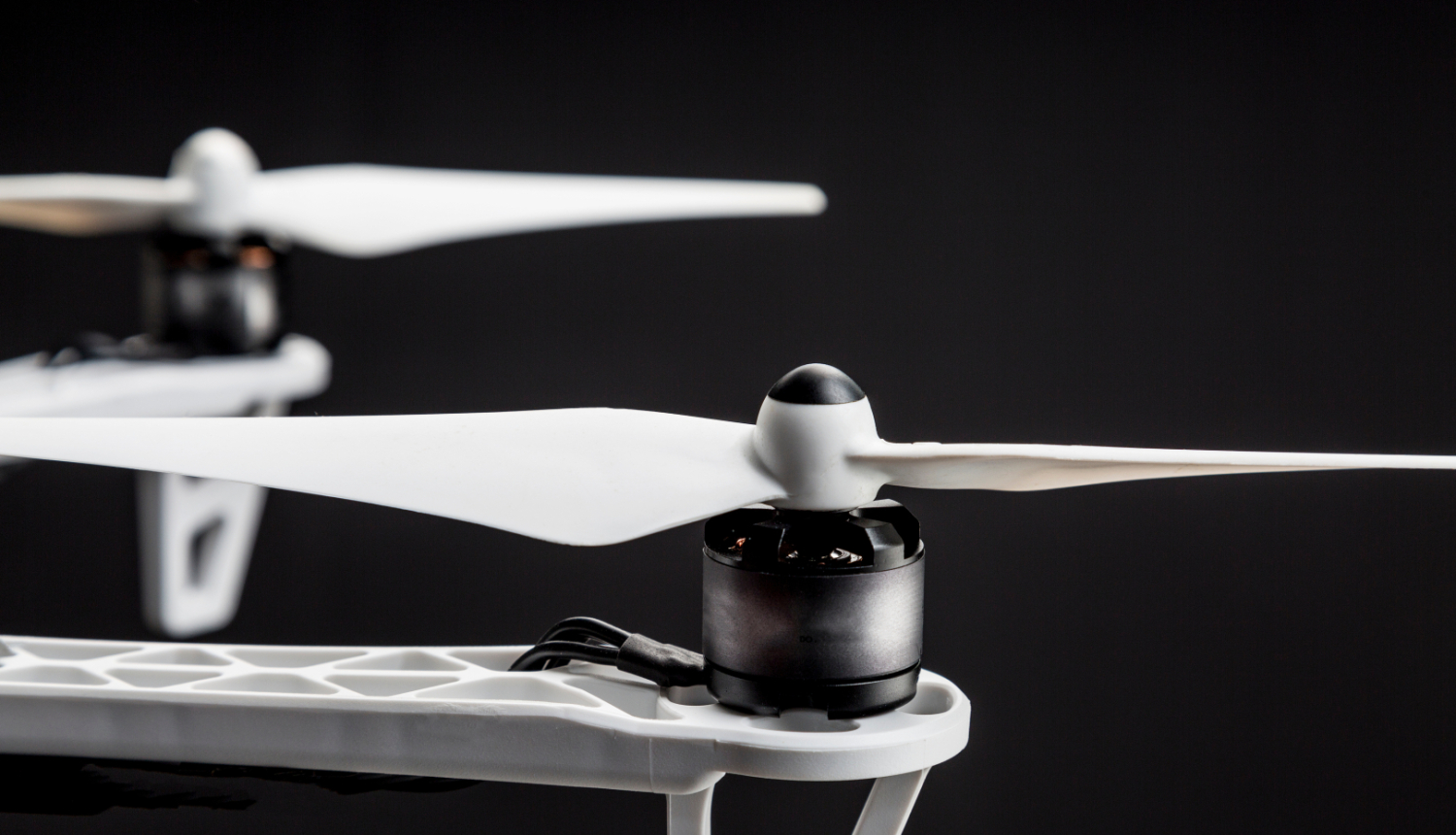 Attēls ar dronu spārniem