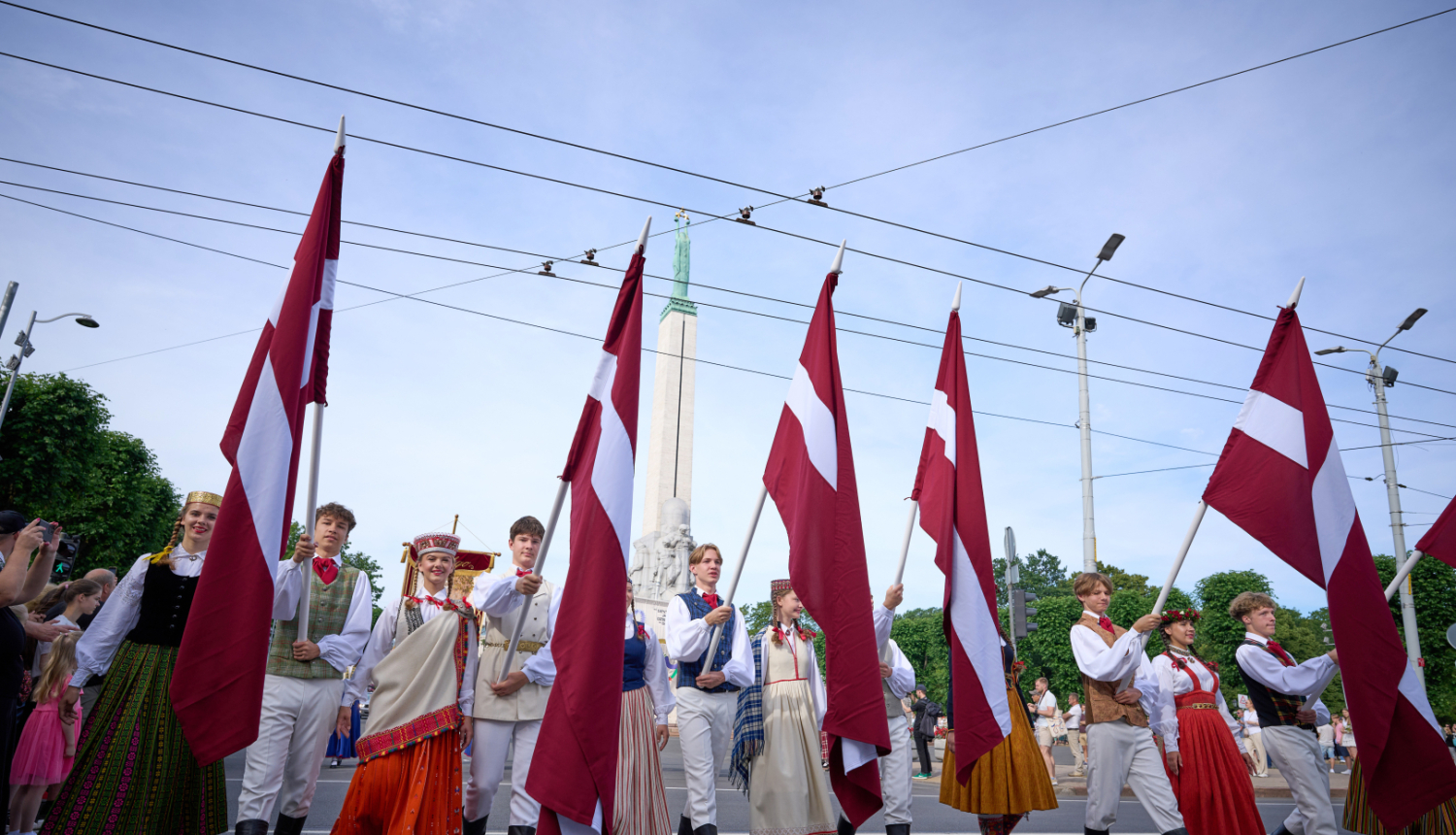 Dziesmu un deju svētku gājiens