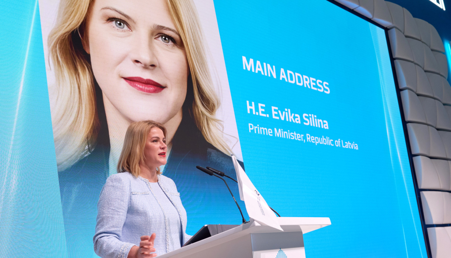 Ministru prezidente Evika Siliņa saka runu Pasaules valdību samitā Dubaijā